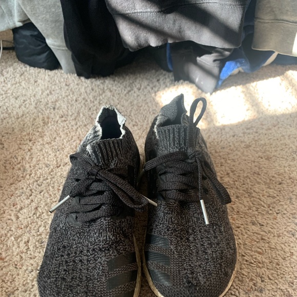 Adidas Ultra Boost Size 7.5 - Picture 2 of 7